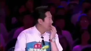 صاحب اغرب ضحكة تحولك إلى اغنية سمعها