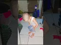 Bayi lucu belajar pipis di kamar mandi. bantu subscribe kakak
