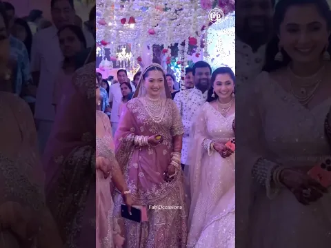 Groom's Cutest Reaction on Seeing Bride's First Look | Baraat Day | Couple Goals | Romantic Moments