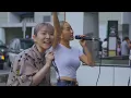 2人が歌い始めた途端に吸い寄せられるようにすごい人が足を止めていた!! 大阪LOVER / DREAMS COME TRUE （Covered By YuMe & KIMIKA）