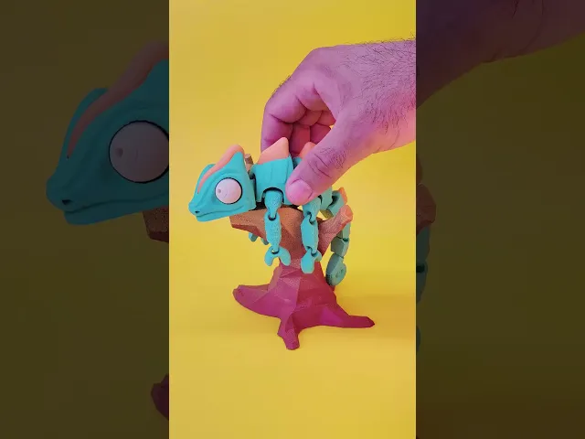 Chamochill - cute flexible chameleon video thumbnail