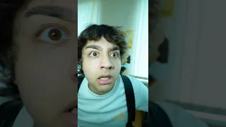 принес еду в школу 😄