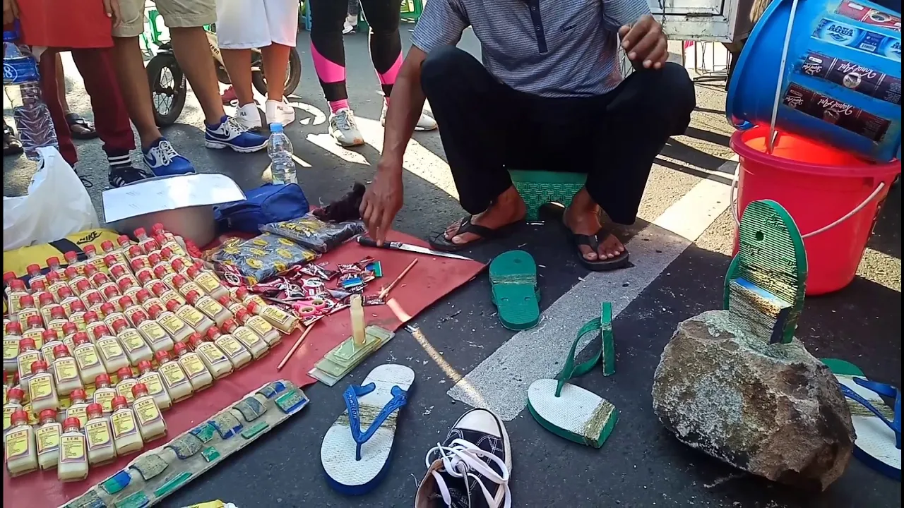 TES LEM BUATAN SENDIRI DARI BAHAN STYROFOAM UNTUK SEPATU YANG MENGANGA