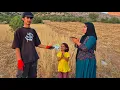 Download Lagu The young man's help to the homeless mother and her child\