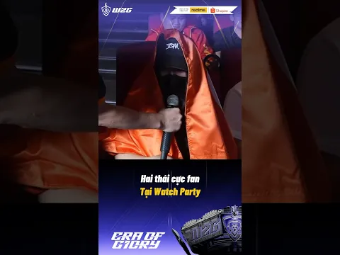 Cùng một màu cam nhưng hai sắc độ đối lập tại Watch Party