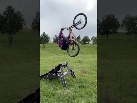 Flips über die Rampen✊🏼Volles Video online 🙏🏼 #mtb #bike #ramp #flip #challenge #freeride