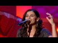 Download Lagu Nelly Furtado - Manos Al Aire (Paul O'Grady Show)