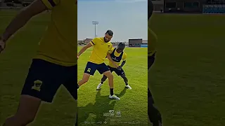 شاهد بنزيما يحاول مراوغات كانتي في الاتحاد السعودي                                    دندنها