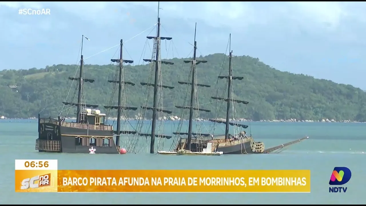 Barco Pirata afunda em Bombinhas: Marinha investigará causas e dono terá que retirar embarcação