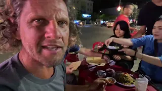 Ep. 35 Out and about in Vietnam….. and a performance catamaran build