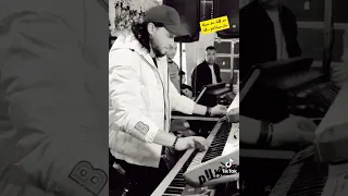 عبسلام  بس الايام مذ سيبانا مش سيبانا في حالنا   دندنها