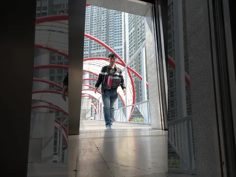I raced against the elevator.
