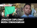 Download Lagu Isak Tangis Iringi Pemakaman Jenazah Diplomat Muda, Kemlu Serakan Kasus ke Polisi | Liputan 6