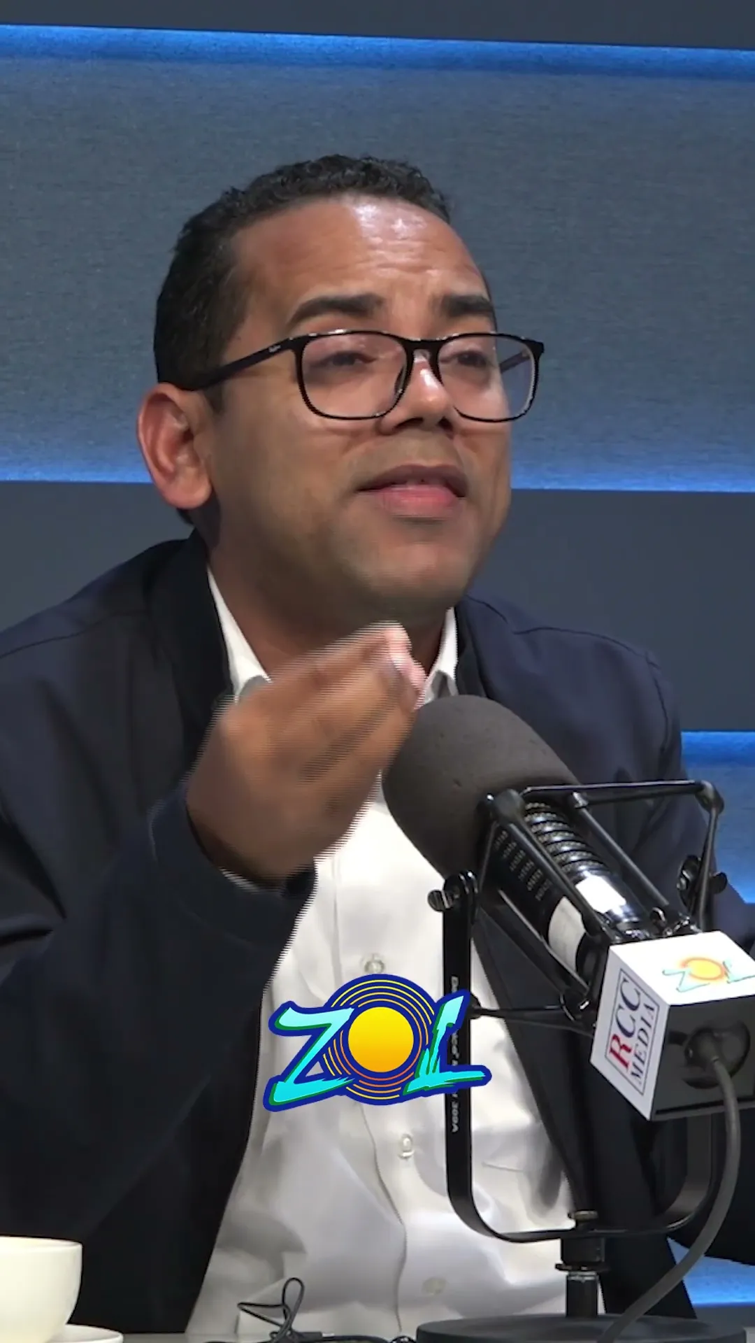 LA NIÑES ES SAGRADA