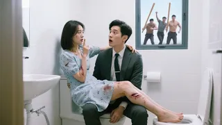 الرئيس التنفيذي البارد يرفض جميع النساء لكنه وقع في حب فتاة ريفية اقتحمت دورة المياه Cdrama  الرئيس التنفيذي البارد يرفض جميع النساء لكنه وقع في حب فتاة ريفية اقتحمت دورة المياه Cdrama
