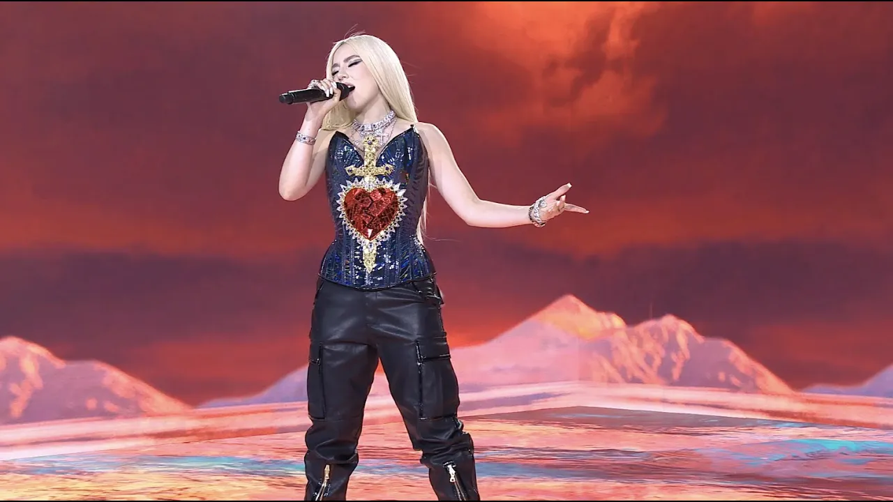 Ava Max - Kings & Queens (Live Performance) Ava Max - Kings & Queens (Live Performance)