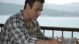 موسيقي جدا جدا روعه الي كل من يحس ويستشعر اللحن دندنها