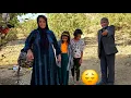 Download Lagu Dakloze moeder van haar land gezet! Wat gebeurde er daarna?