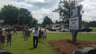 Group protests Gadsden s municipal court