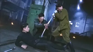 the samurai attacked the kung fu guy and the guy grabbed a knife and killed it 