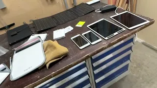 2 Iphone, 2 Ipad, 3 fenders and 1 pump.