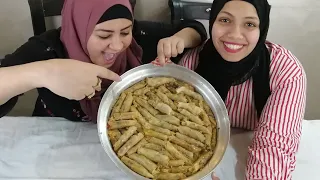 سوينا حله محشي كبيره وكلناها كلها مفيش احلي من المحشي المصري  وتسلم ايد الي عملتها  دندنها