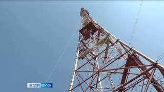 На телевышке в Омске начали поднимать объект освещения