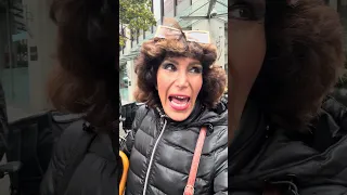 حتی انهای که مدرک واقعی هم دارن با آن کسانی که مدرک تقلبی دارن هیچ فرقی ندارند 