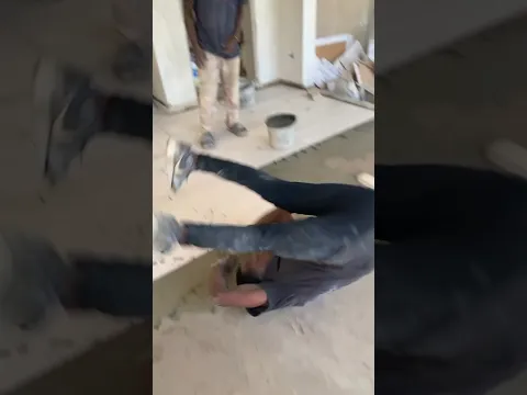 Ele realmente pensou que conseguiria colocar? 🤨🤨