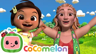 Abuela Song🎶| Nina Loves her Grandma! | CoComelon