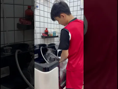 This cat hates being groomed. why? #cat #funny #pets #shorts #fyp #funnycats #animals #viral #cute