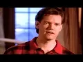 Download Lagu Randy Travis - Santa Claus Is Coming To Town (Official Music Video)