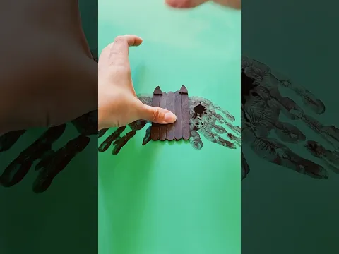 Halloween craft for kids! 🦇 #kidsvideo #kidsactivity #halloween #kidsart #kidscraft #halloweencraft