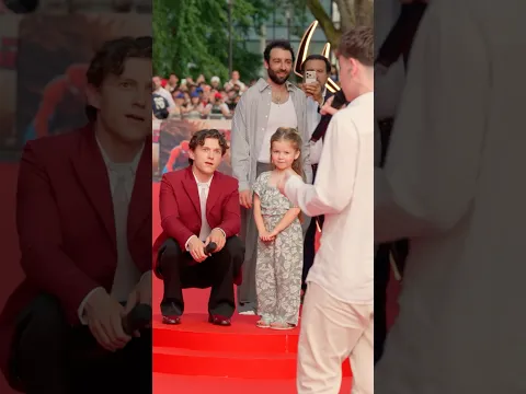 Surprising Tom Holland and Zendaya with Titanium Flashhmob at #SpiderManBrandNewDay fan event!