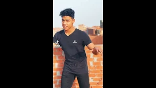 فيديو ل مكامل علي اغنيه حبيبتك بتعكسني 