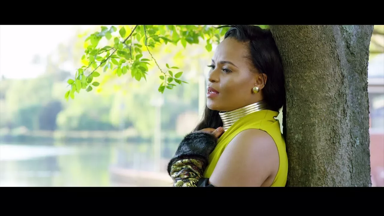 Bucie ft Mobi Dixon - Love Me Right ( Official Music Video )