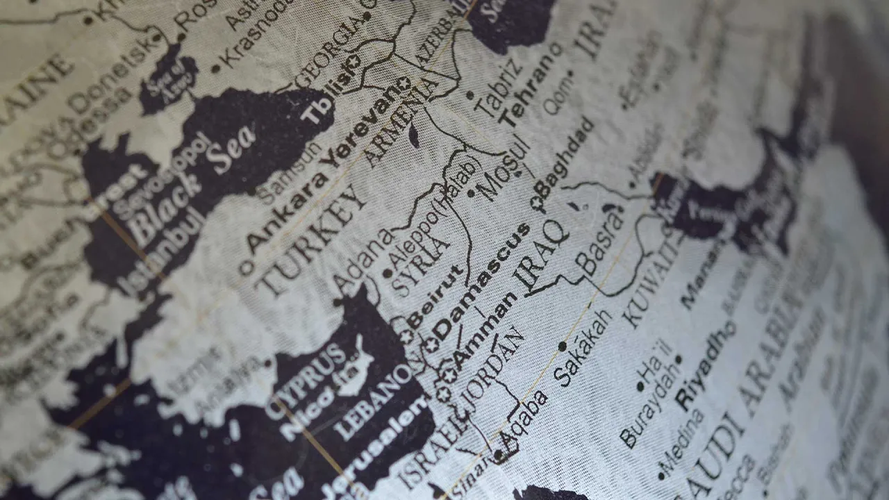 Cultural Heritage in Times of War and the Present Crisis in the Middle East - Sir Derek Plumbly