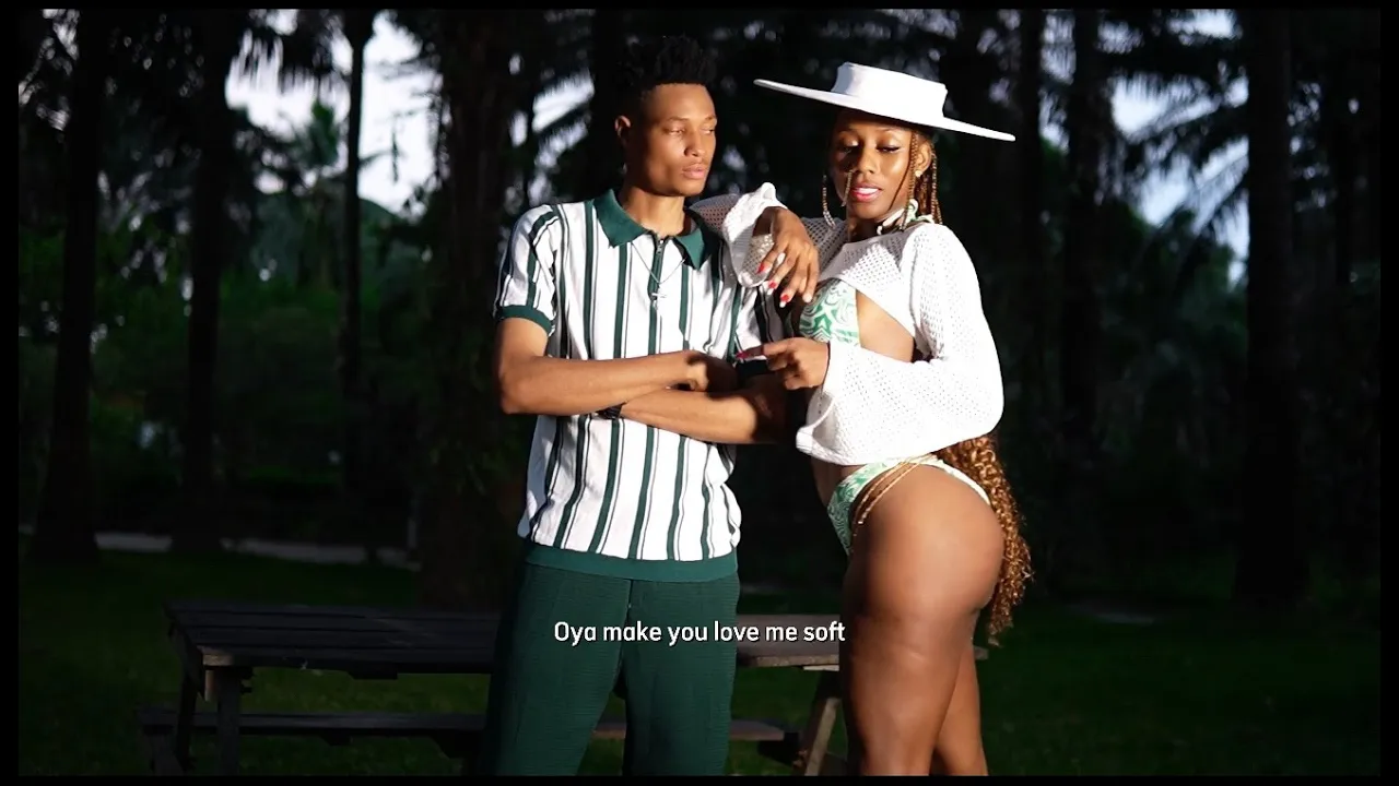 Korra Obidi - Love Me Softly. (Lyrics Visualizer) Korra Obidi - Love Me Softly. (Lyrics Visualizer)