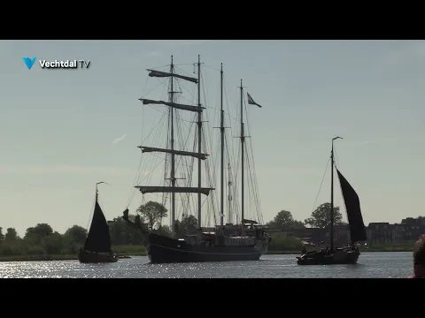 Vechtzompen varen met Hanzekist naar Kampen