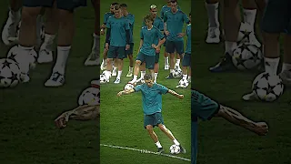 الجميع ينضر الى كريستيانو رونالدو ريال مدريد مانشستر سيتي مانشستر يونايتد 