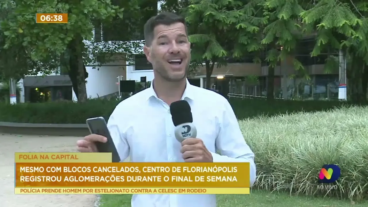 Mesmo com blocos cancelados, Centro de Florianópolis registrou aglomerações