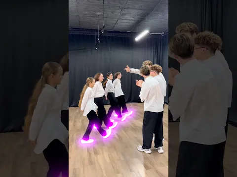 Шаффл Баттл 😎🔥 Girls 👧 vs Boys 👦 Who Win 🏆🤔 ? NEON MODE 😨