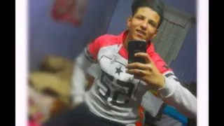 بيكي من غيرك انا عايش 