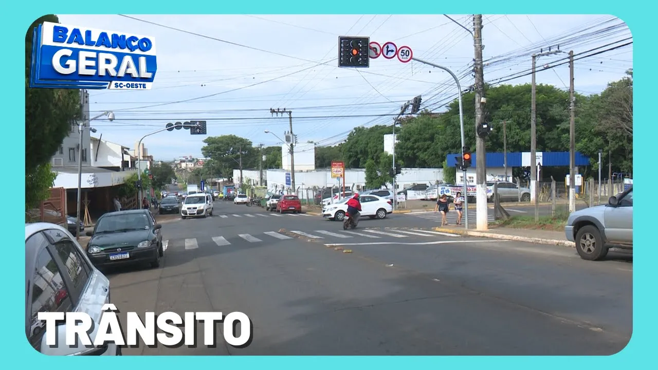 Novo semáforo começa operar deforma educativa no Bairro Efapi