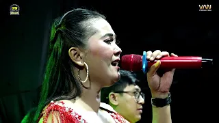 Download SHELA AULIA - BIARKANLAH MP3