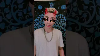 صحبك اللي بياخد الموبايل معاه و هوا داخل الحمام محمد مزيكا و الشيطان  صحبك اللي بياخد الموبايل معاه و هوا داخل الحمام محمد مزيكا و الشيطان