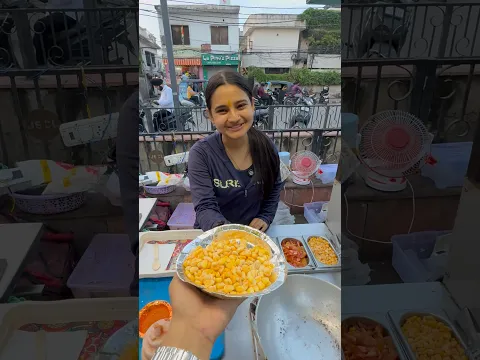 Cute little girl selling peri peri corn chaat with vegetable 🌽 😱 #trendingreels