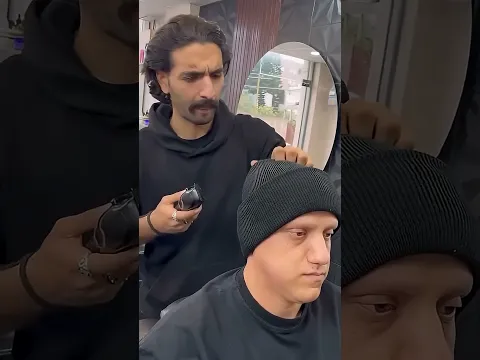 ग्राहक ने बनाया नाई को बेवकूफ 🤣💈 #comedy #shorts #trending