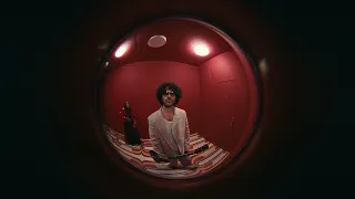 FKJ - I Want U (ft. Eryn Allen Kane) (Official Music Video)