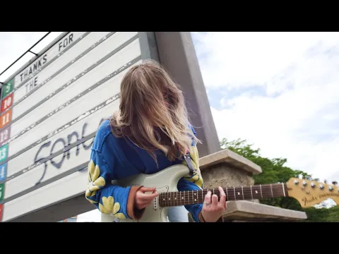PYNKIE - Big Feeling (music vid:)